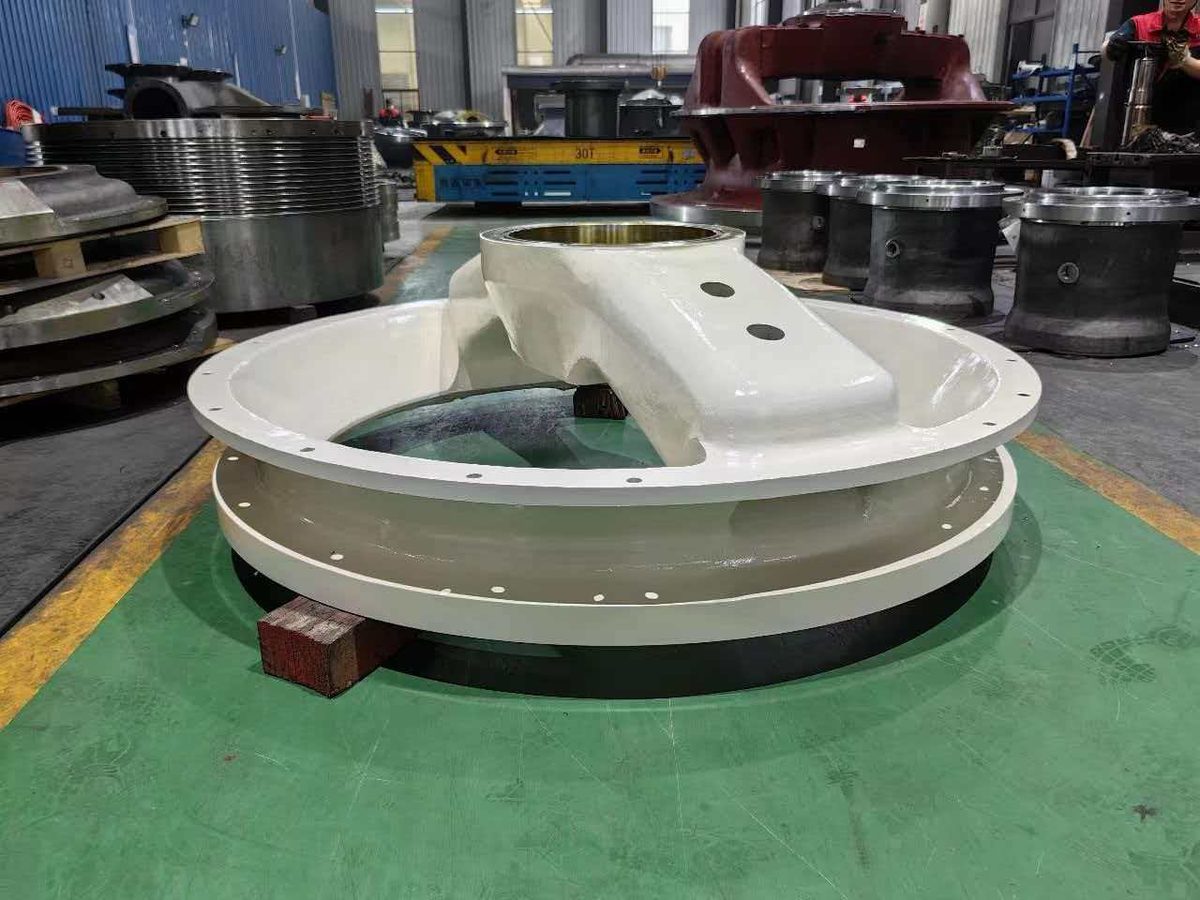 Crusher frame casting