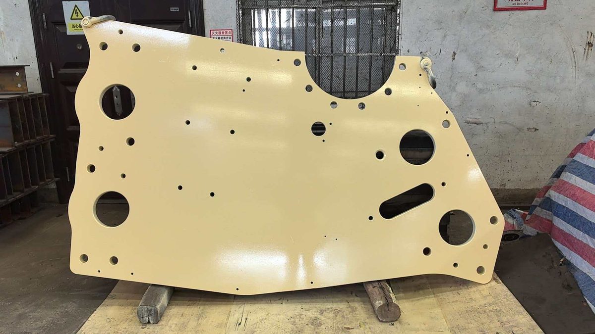 Machined crusher side plate